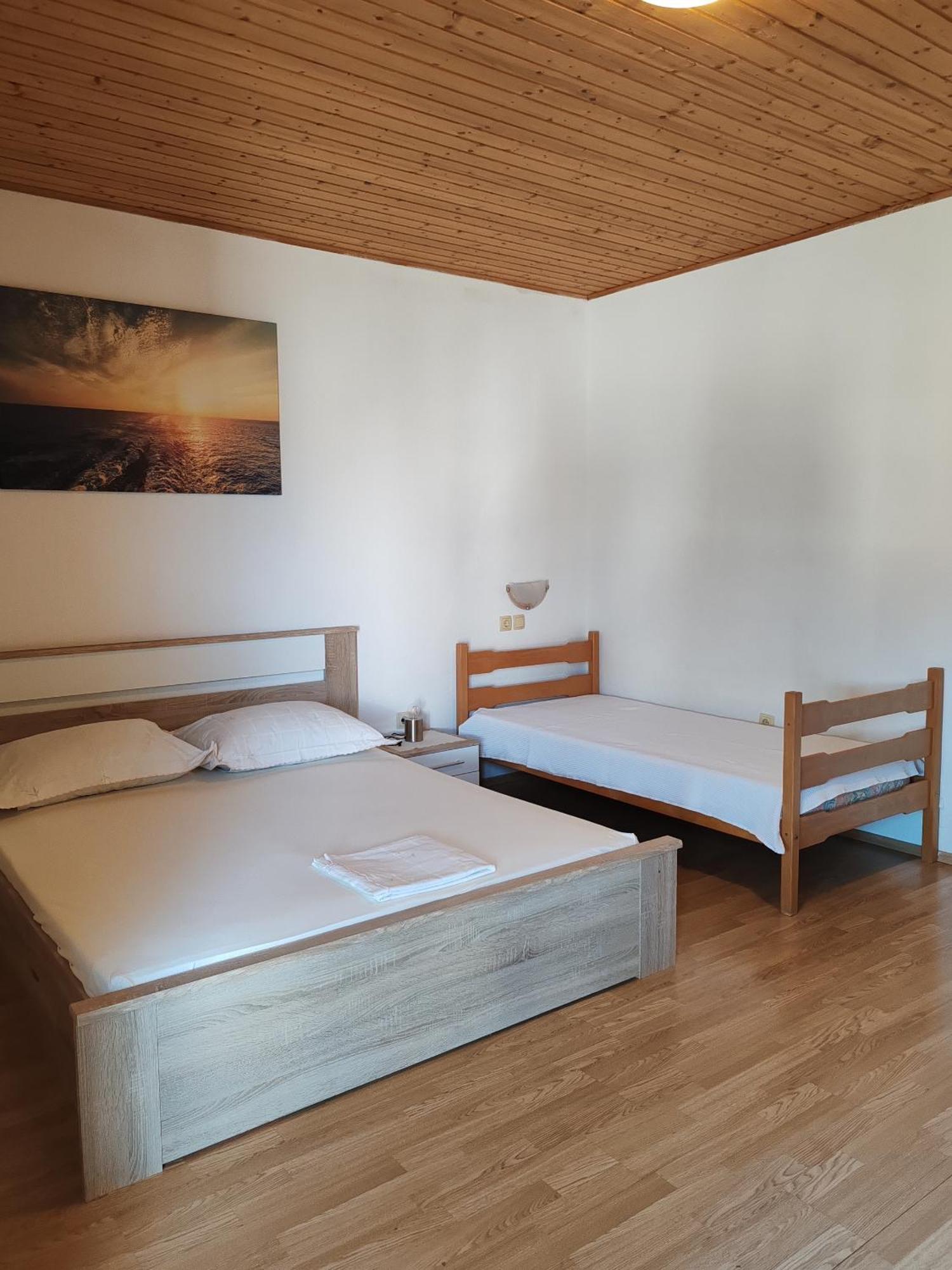 Apartments And Rooms With Parking Space Brela, Makarska - 6895 Room photo